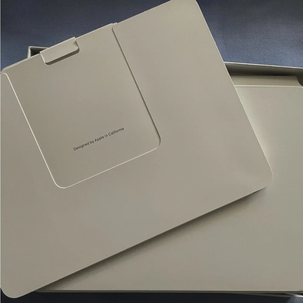 Apple elegant magic