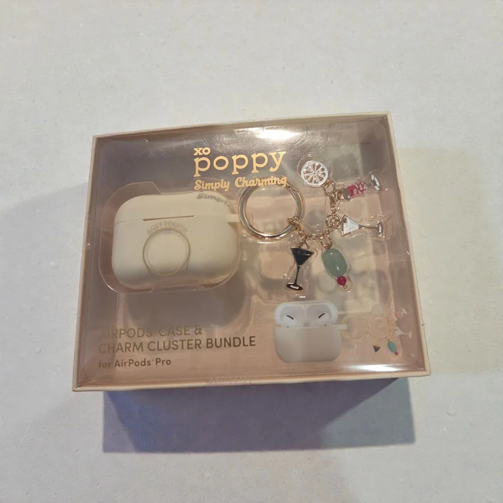 Unisex Poppy AirPods Pro Case & Charm Cluster Bundle One Size Beige Gold