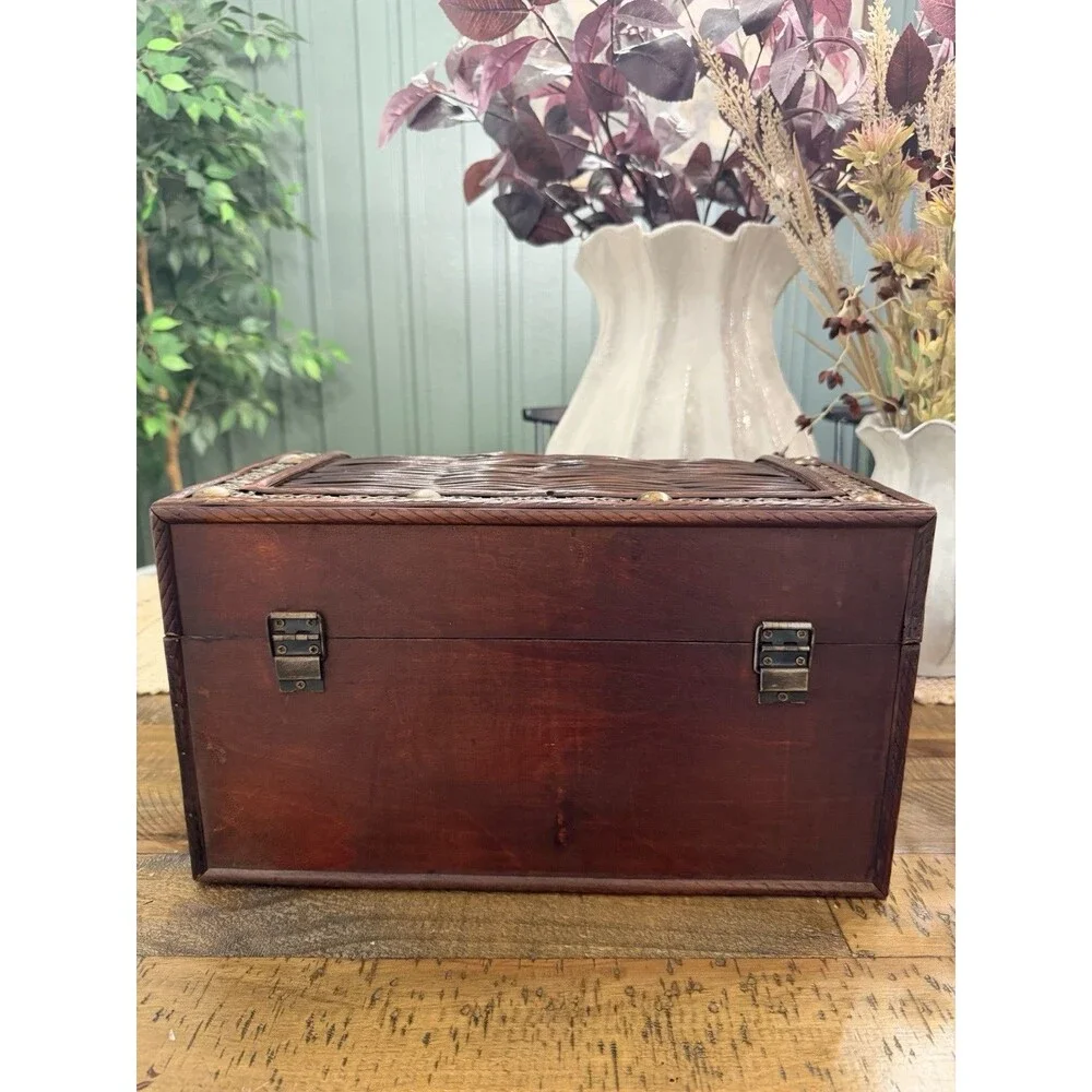 Vintage Style Wooden Storage Chest Box w/ Latch – Decorative Keepsake Trunk