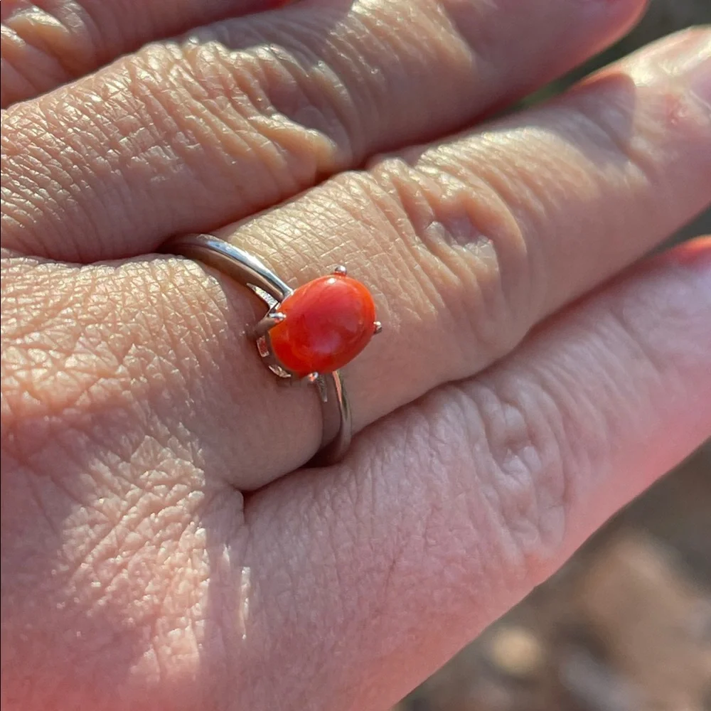 NWT Genuine Coral Stone 8X6mm Ring in 925 Sterling Silver Size 7