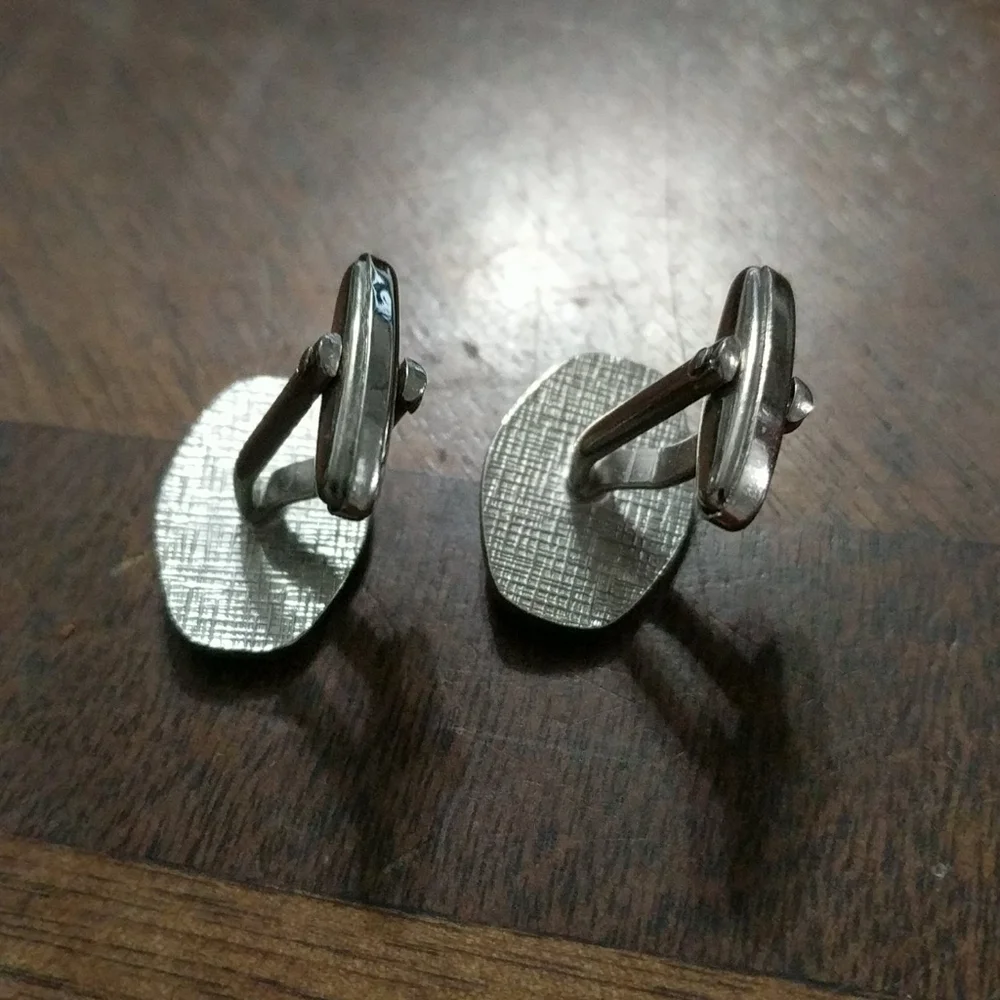 None tone cufflinks oval