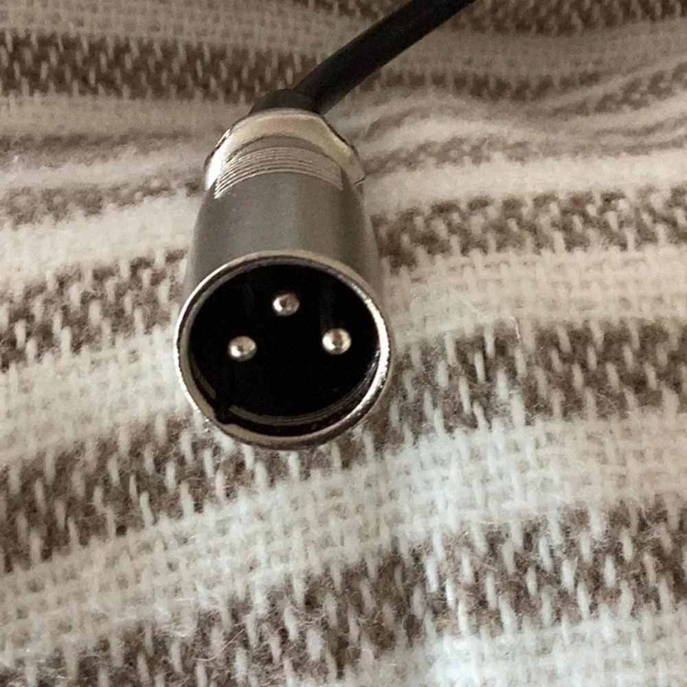 battery charger reliable black