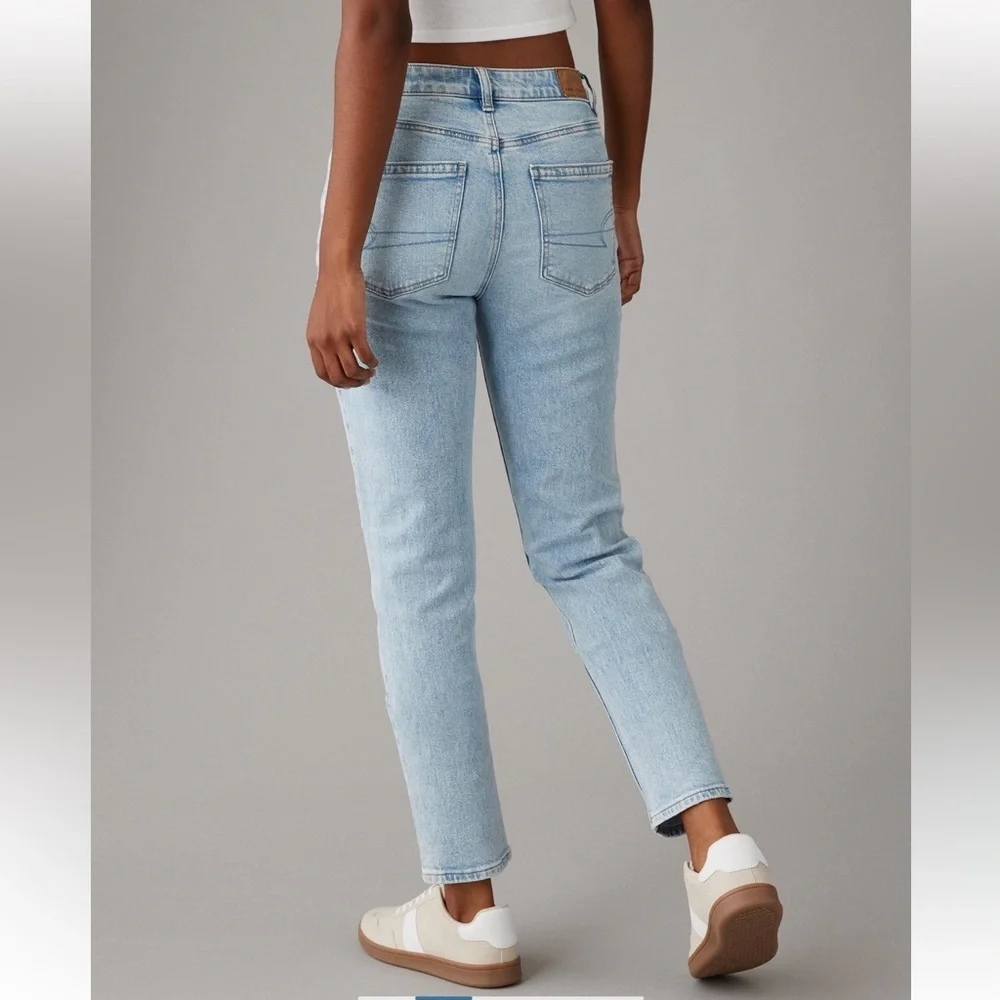 American eagle high rise mom straight jeans light wash Sz 14 regular