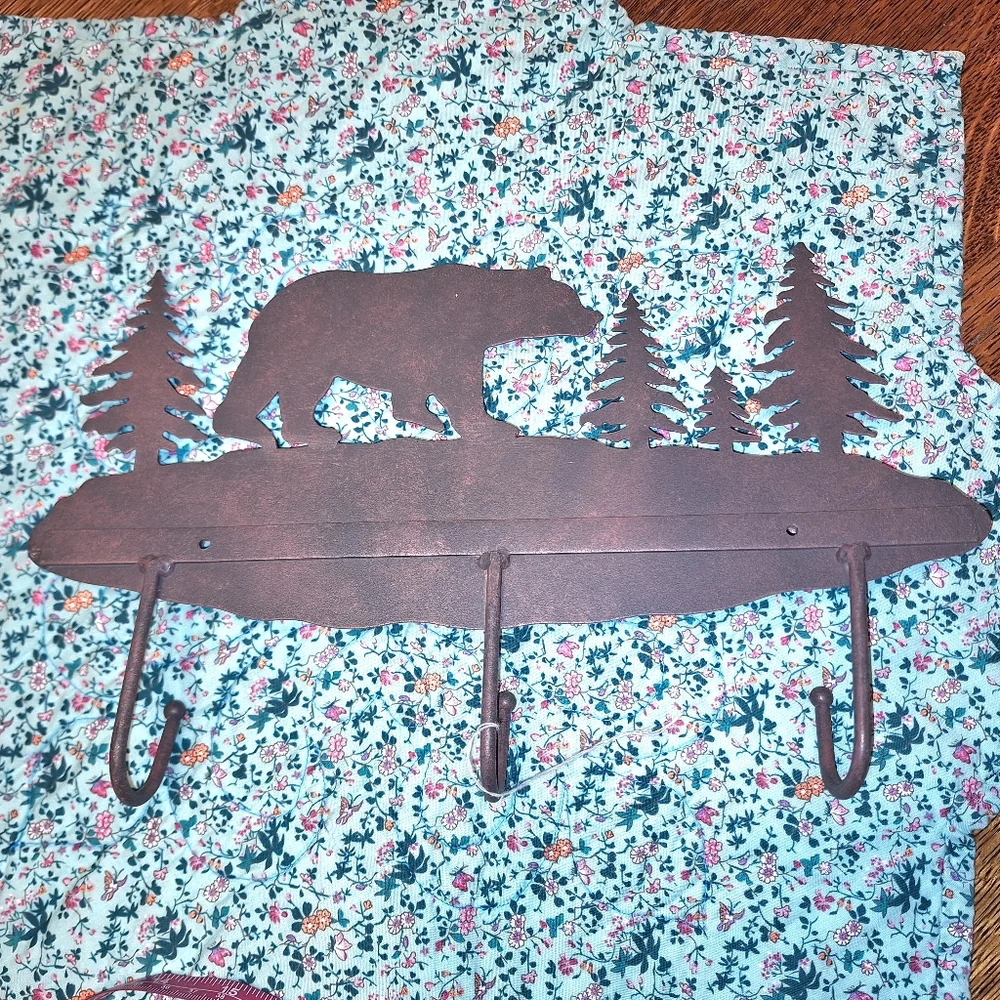 Metal, Plasma Cut, Rustic Bear in Forest Wall Hooks, NWOT