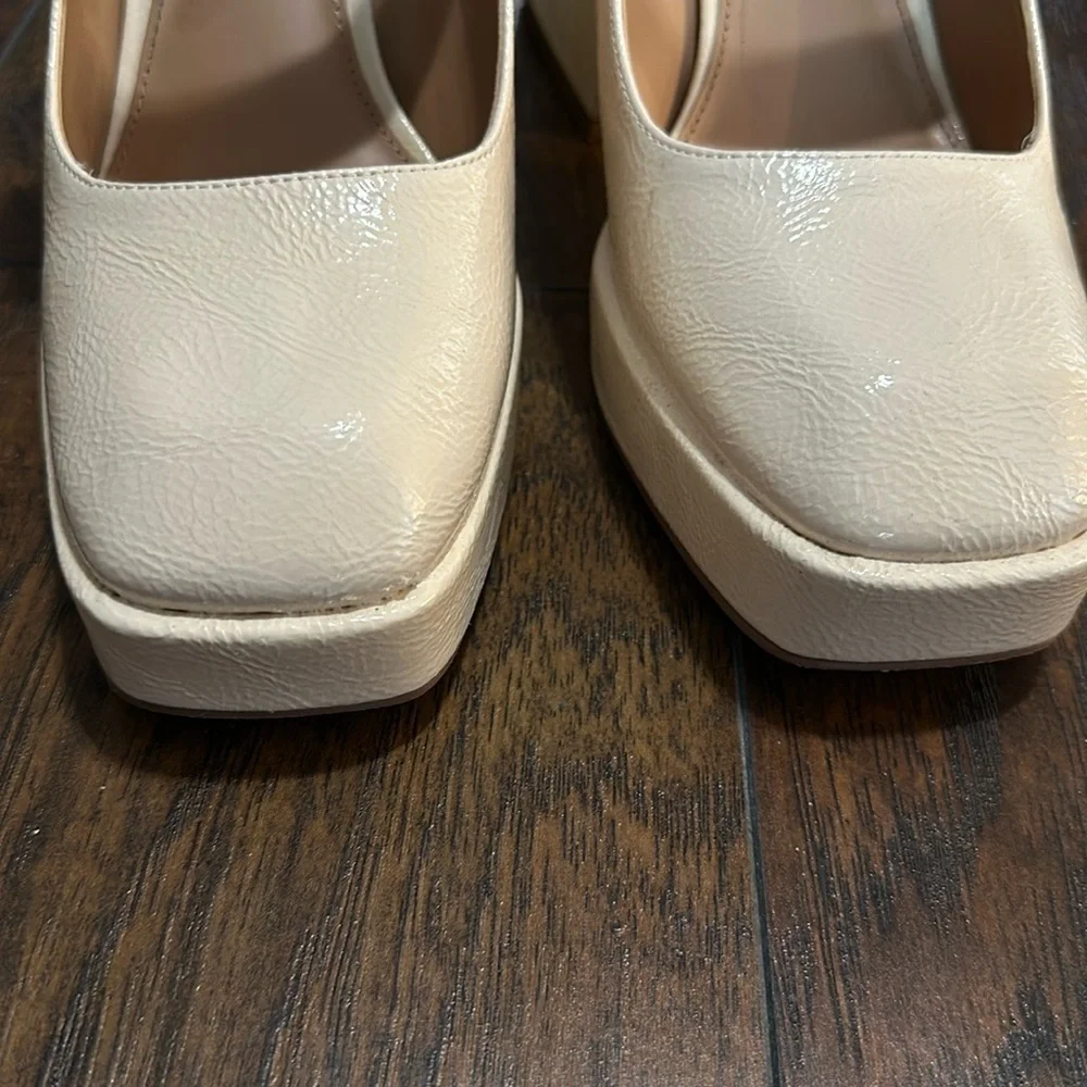 Mary Jane Khiara Shiny Textured Cream Platform Patent Leather Block Heels
