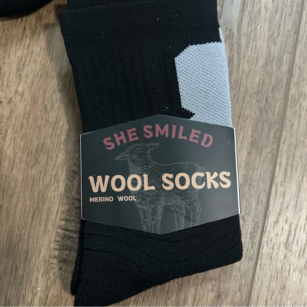 She Smiled merino wool