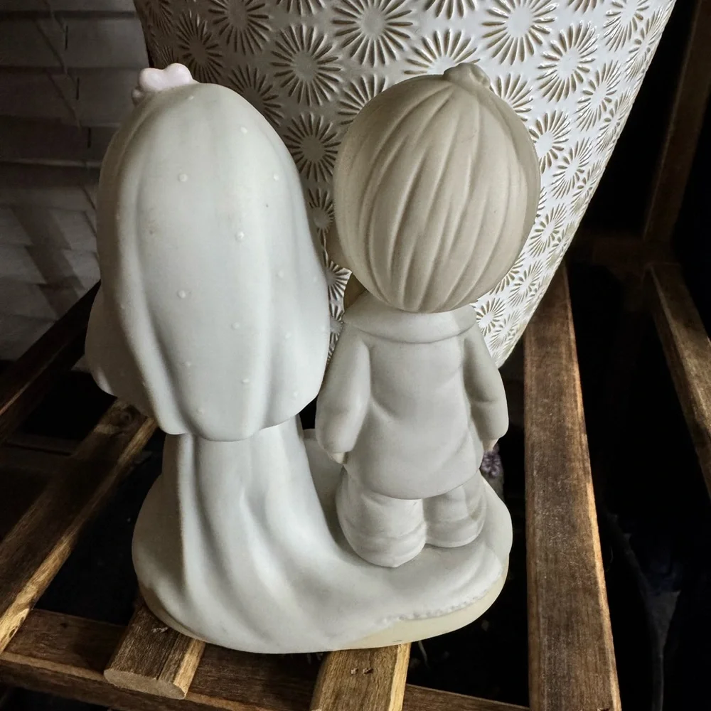 Precious Moments Bride and Groom Cake Topper - Cream and White