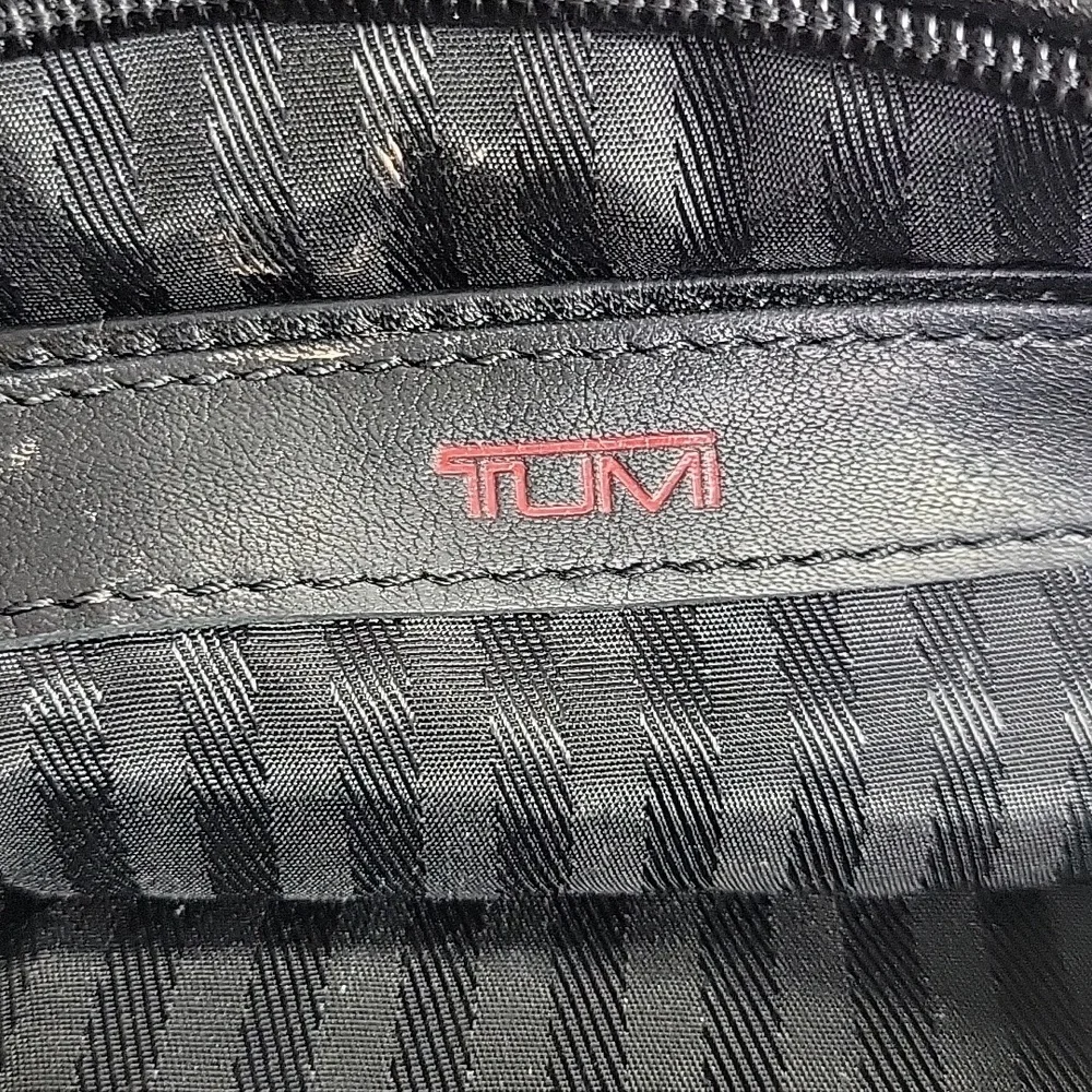 Tumi elegant black