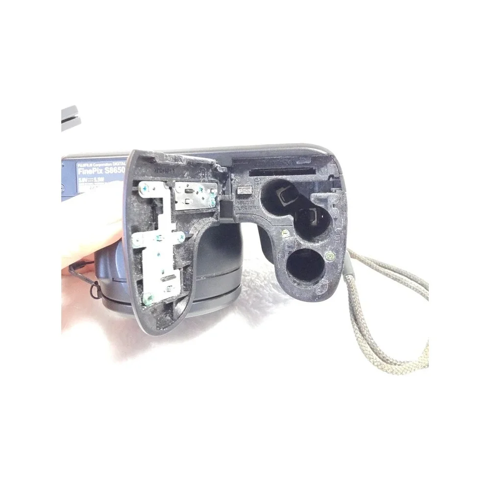 FujiFilm FinePix S8650 16MP 36x Zoom SLR Style Bridge Camera For Parts / Repair