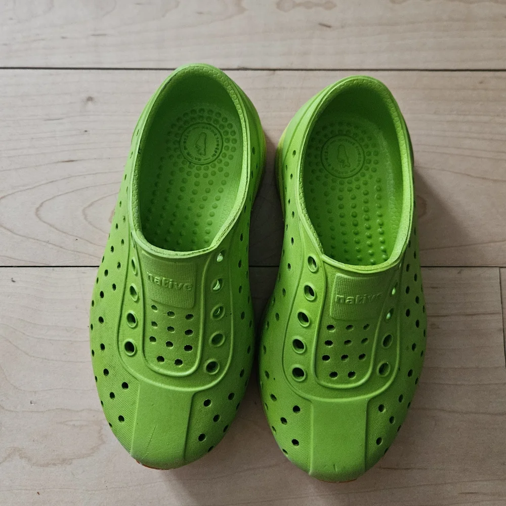 Native Kids Green Slip-On Shoes Size Toddler 8