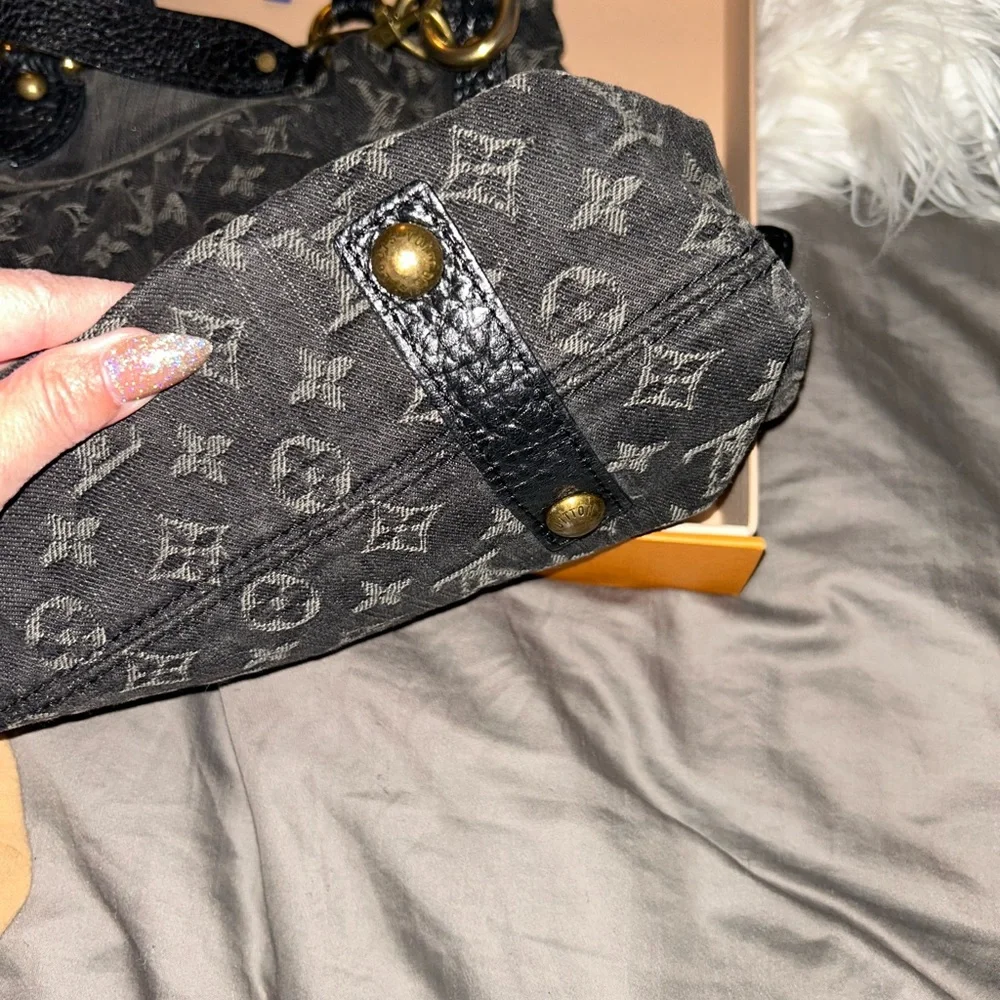 Louis Vuitton Black Monogram Shoulder Bag MM