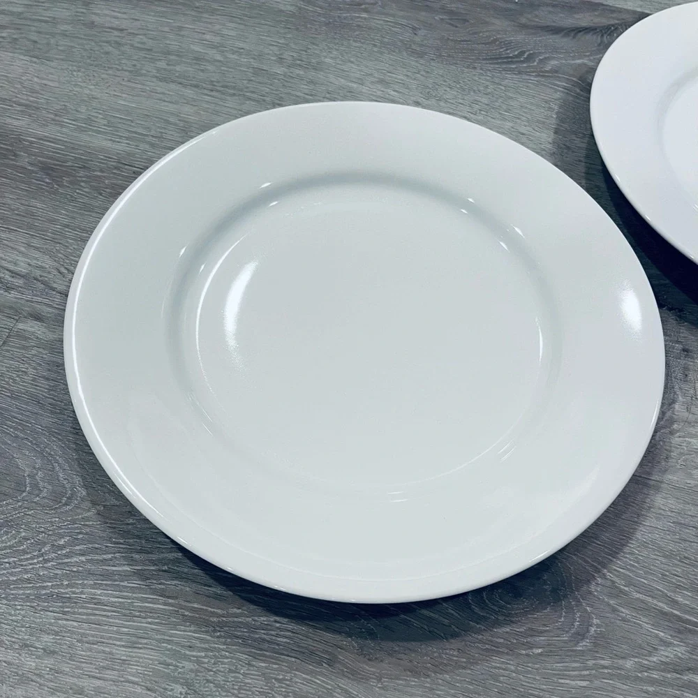 Crate&Barrel 🍽️ classic