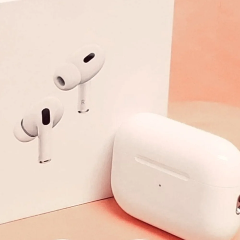 Apple AirPods Pro with Charging Case