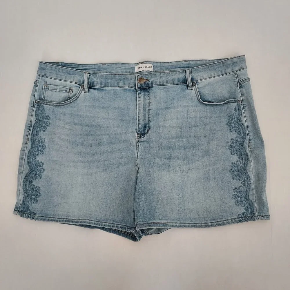 Lane Bryant Embroidered Mid Rise Boyfriend Midi Shorts Size 22