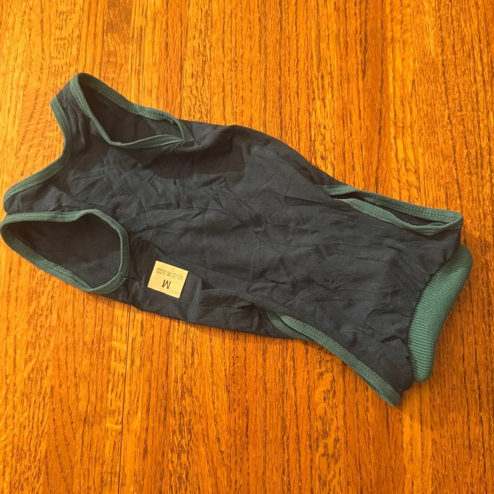 NWT cat recovery outfit, size medium, dark green, by Sunfura