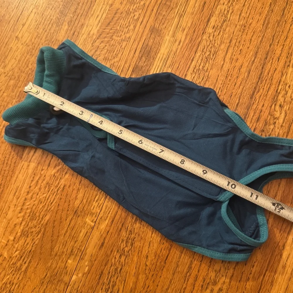 NWT cat recovery outfit, size medium, dark green, by Sunfura