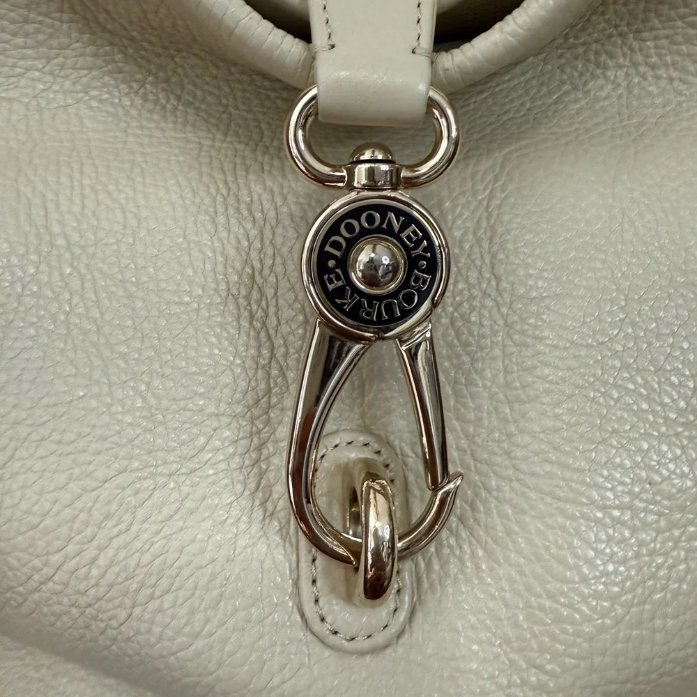 Dooney & Bourke discover elegance