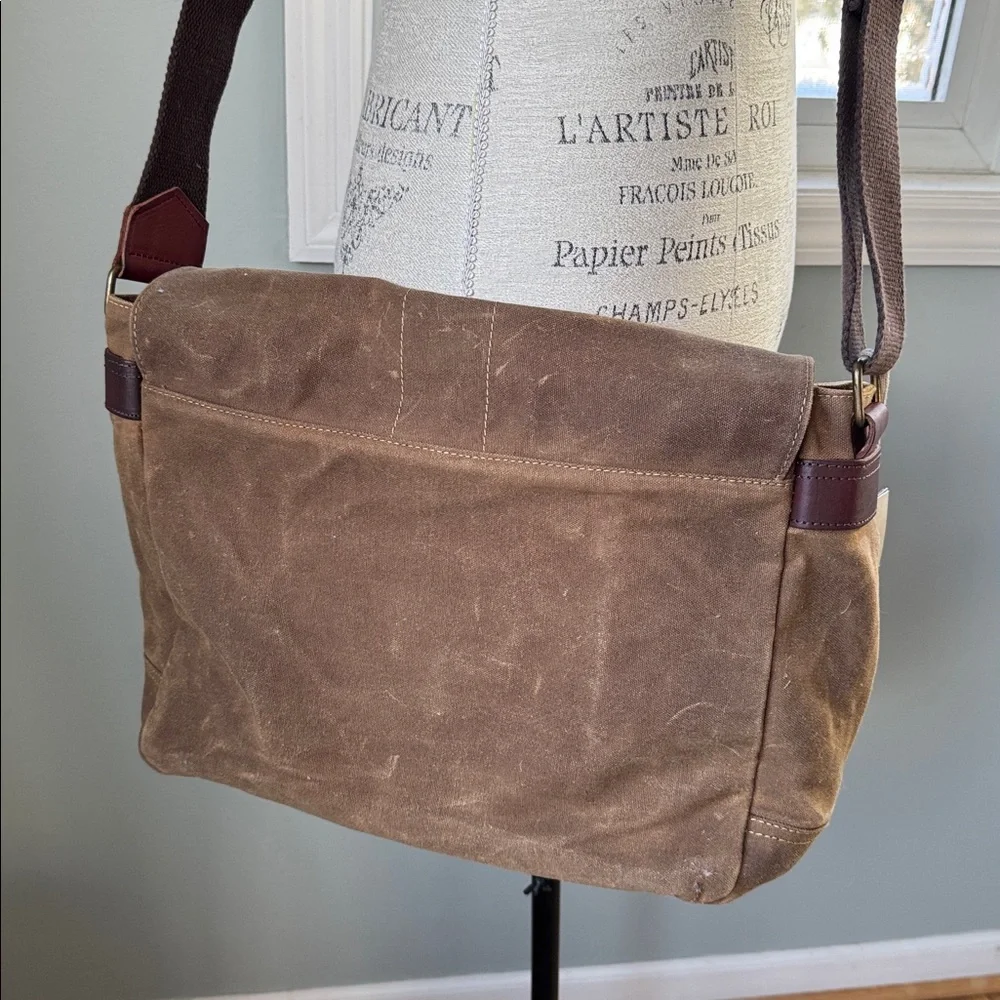 Timberland Sebasoo oiled canvas leather trim messenger bag NWT