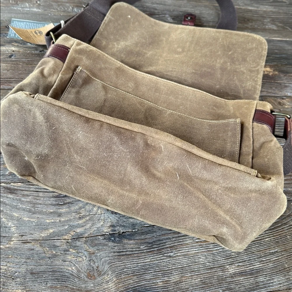 Timberland Sebasoo oiled canvas leather trim messenger bag NWT