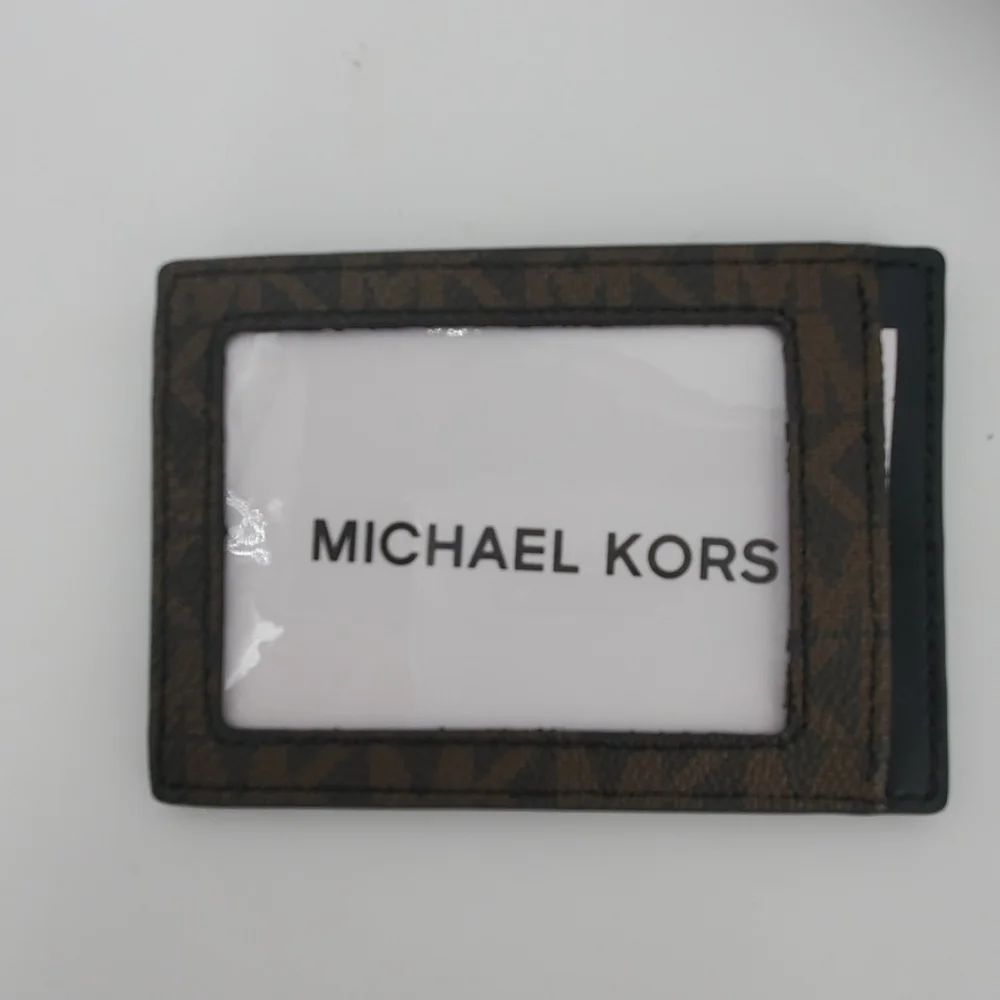 Michael Kors eight credit
