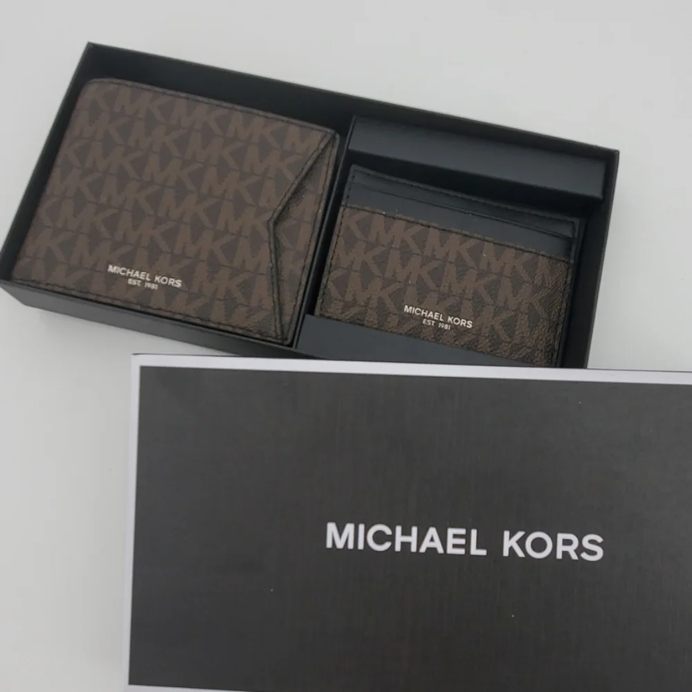 Michael Kors eight credit