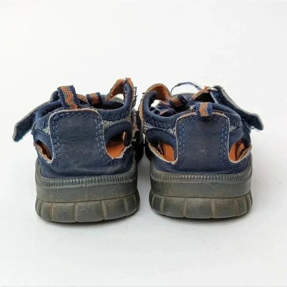 OshKosh Bgosh bump toe