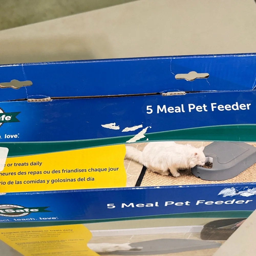 NIB PetSafe Gray 5 Meal Feeder