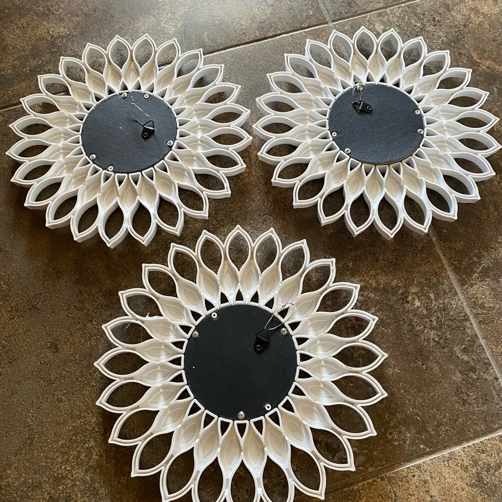 unknown trio white