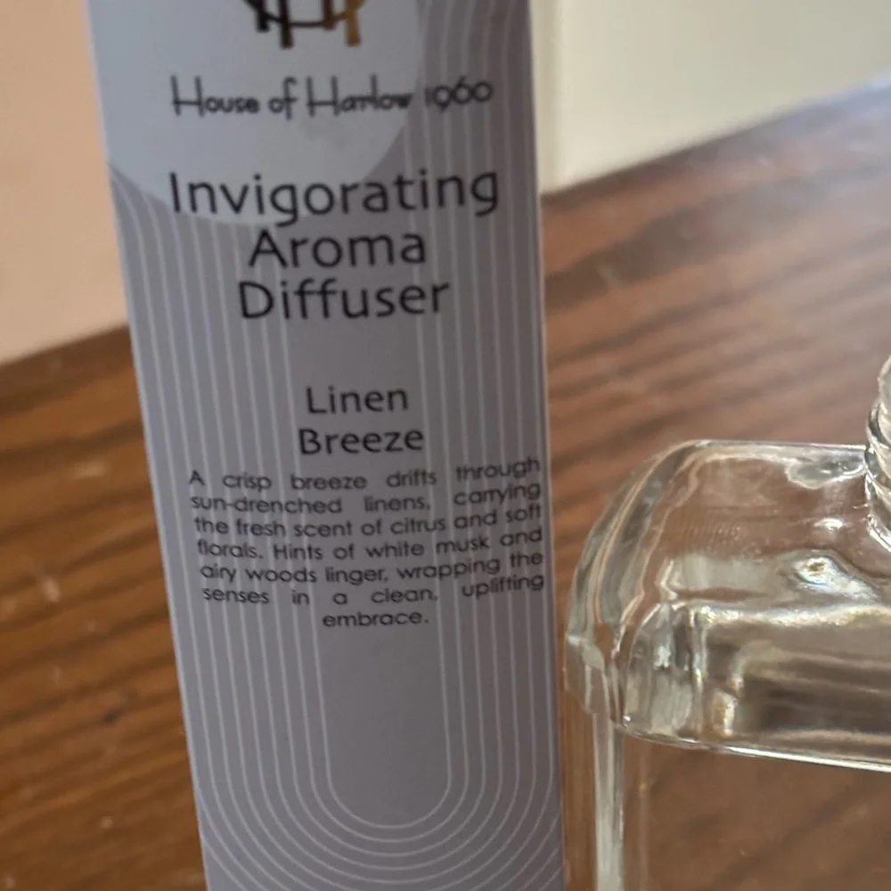House of Harlow 1960 Invigorating Aroma Diffuser set and strainer