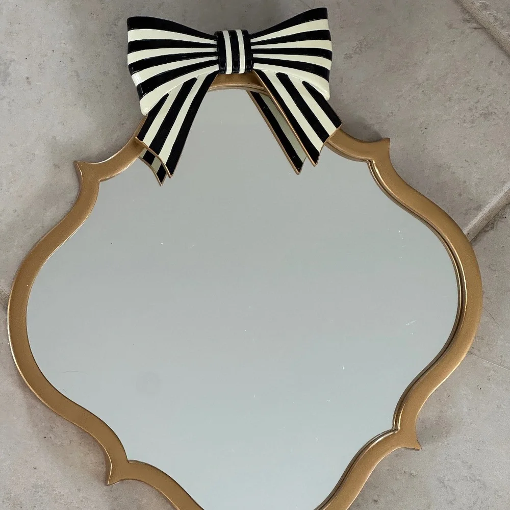 Retired Mackenzie Pretty as a Bow Accent Wall Mirror Childs New Not Displayed