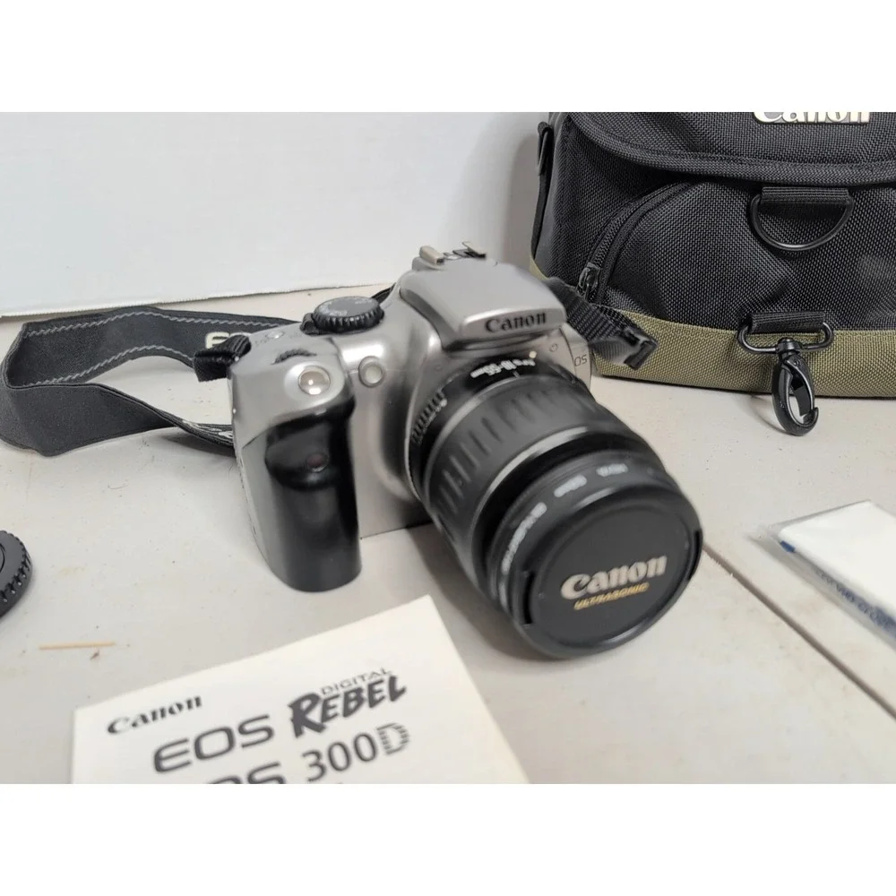 Canon EOS DS6041 6.3MP Digital SLR Camera With Camera Bag And Accessories