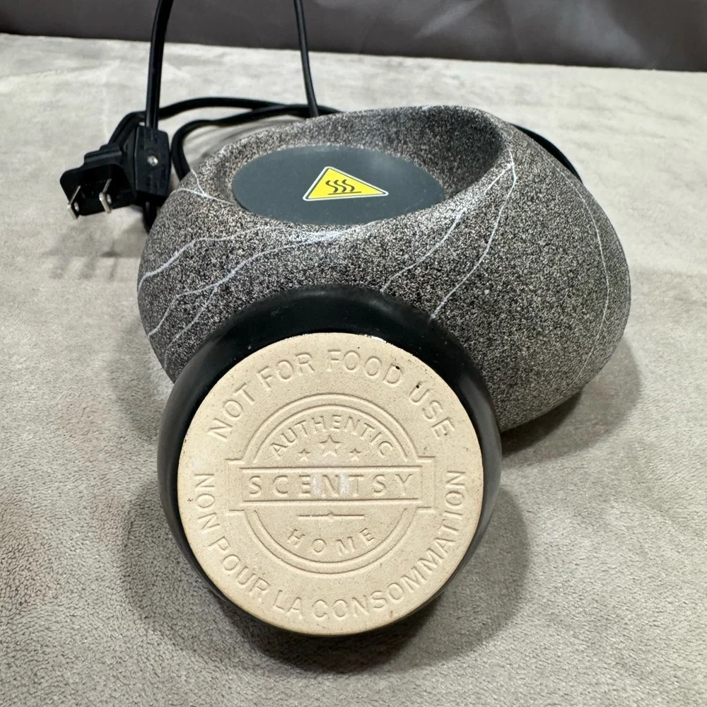 Retired Scentsy Zen Rock Gray and Black Warmer
