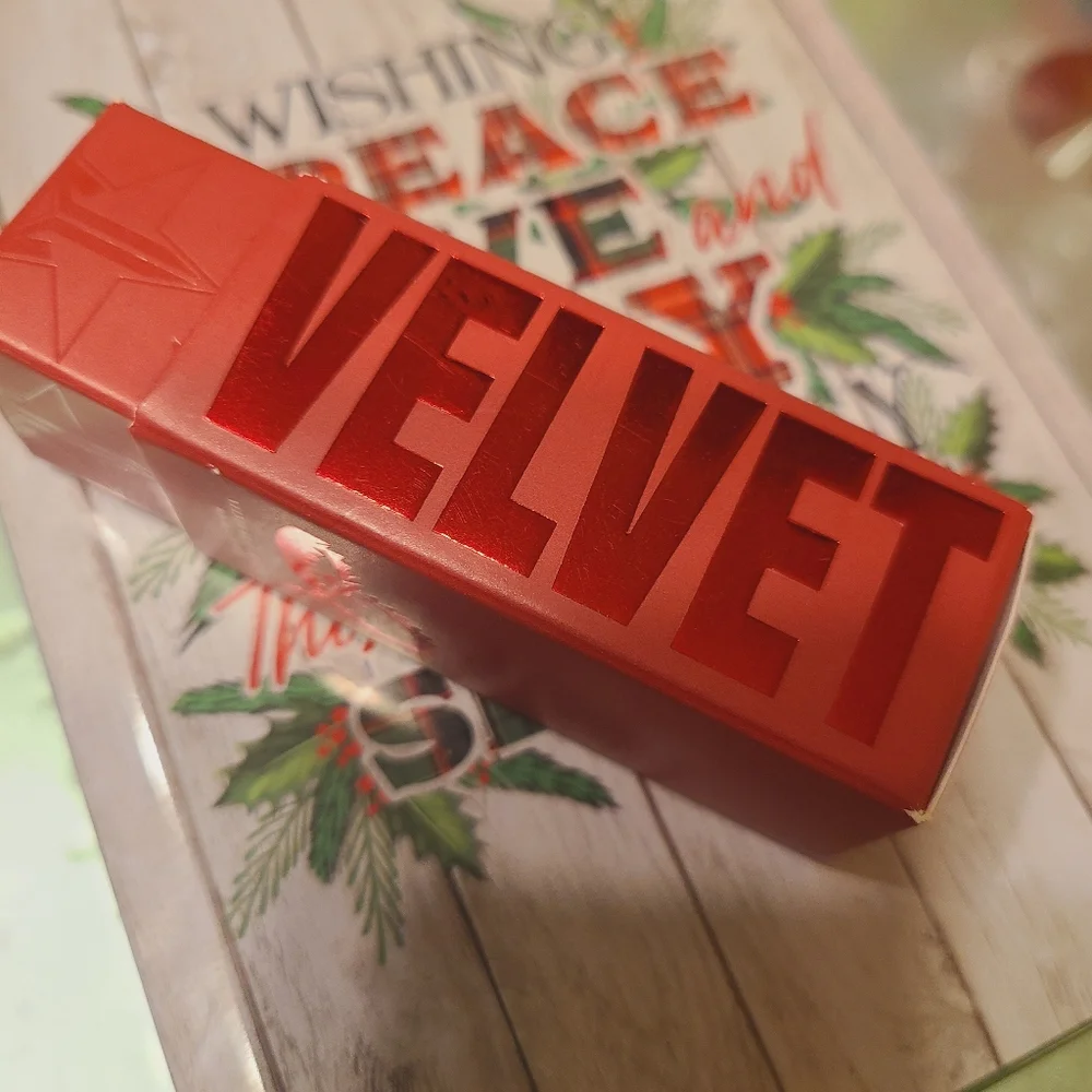 New Jeffree Star Cosmetics Velvet Trap Lipstick in pink Entrapment shade…