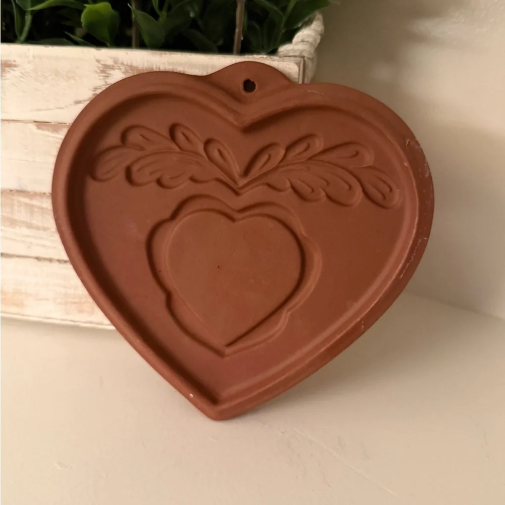 Country Home Collections Heart Cookie Mold 1992 Brown Heart within a HEART
