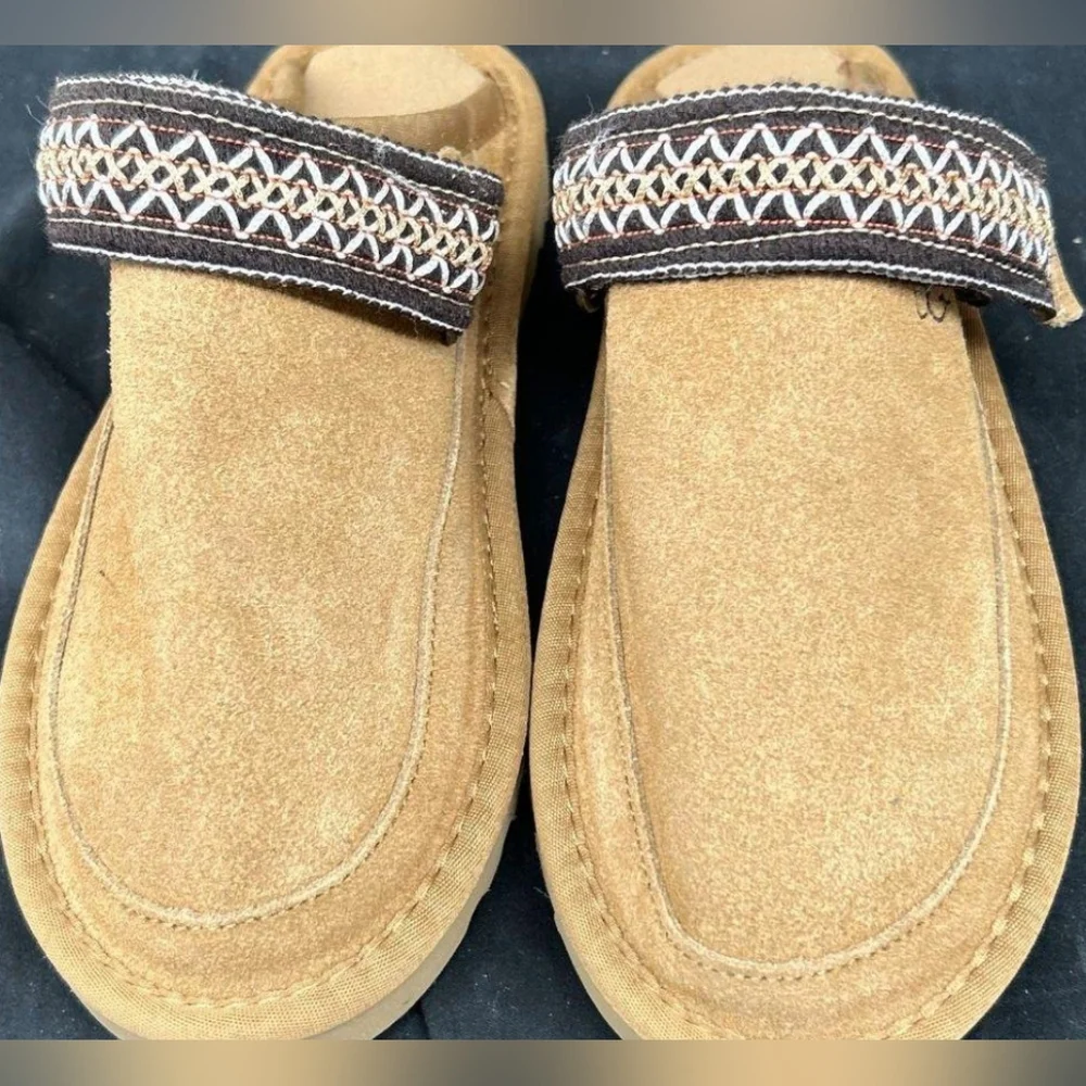 UGG cozy tan