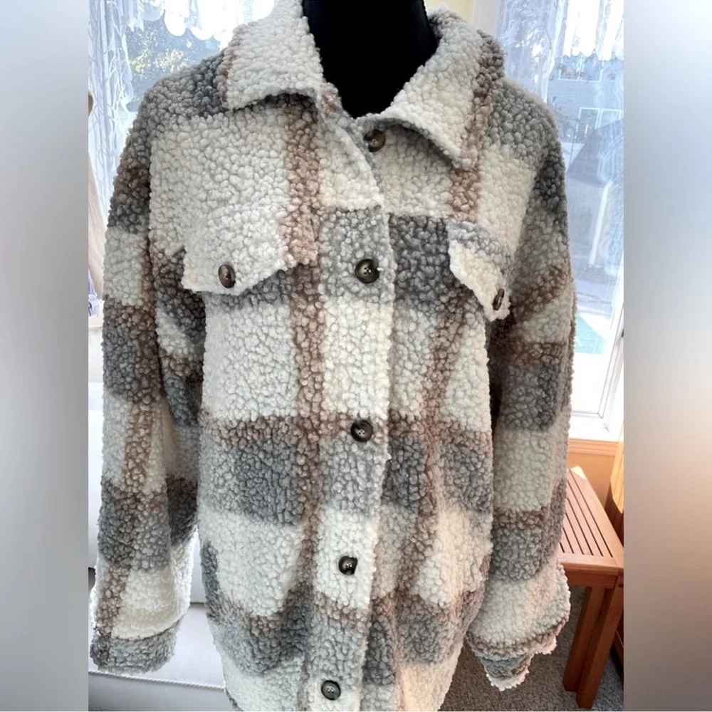 ILLA ILLA Cream and Tan Teddy Jacket