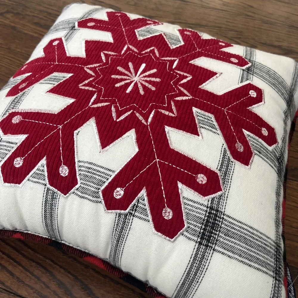 Brooks Brothers Plaid Pillow Snowflakes Flannel Red White And Blk