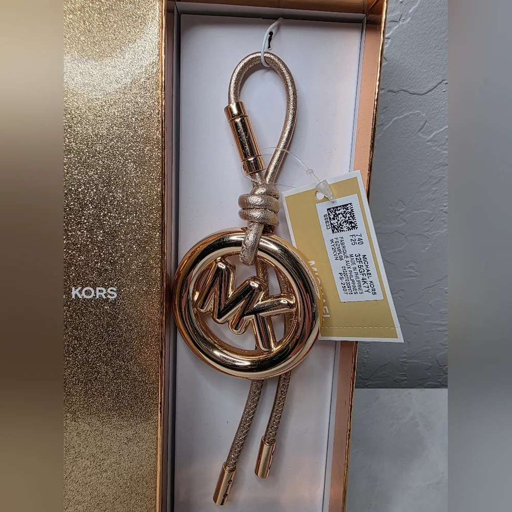 NEW Michael Kors Gold MK Pop Charm