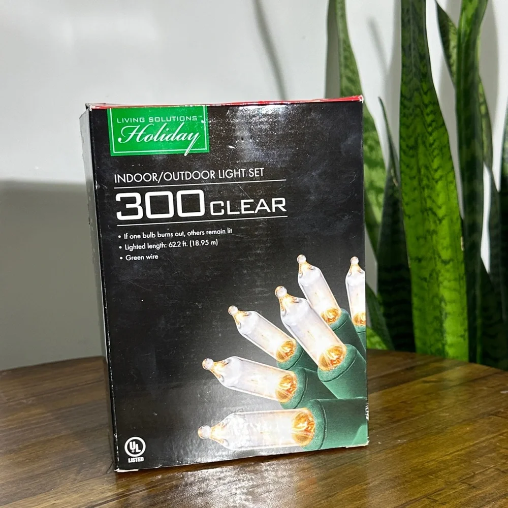 Holiday Editions Indoor/Outdoor Light Set - Clear
