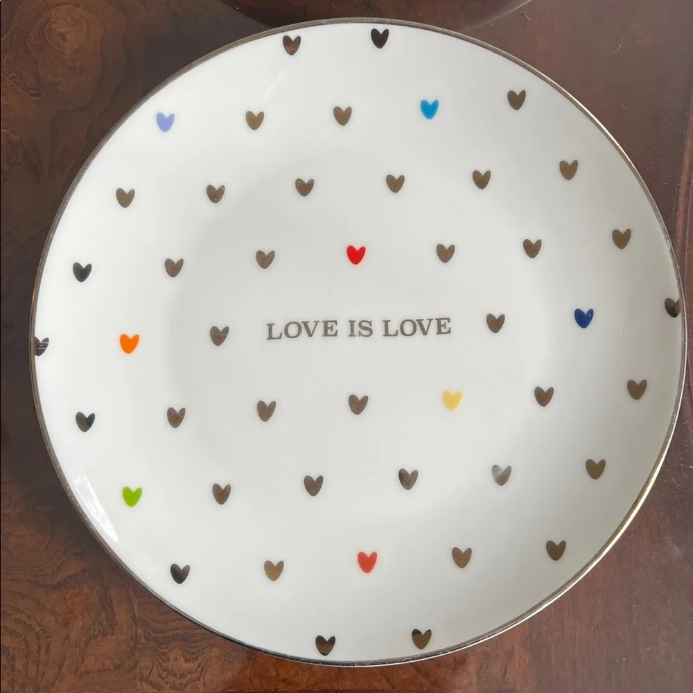 Williams Sonoma Pottery Barn West Elm Multicolor Heart Plates. Set of 4.