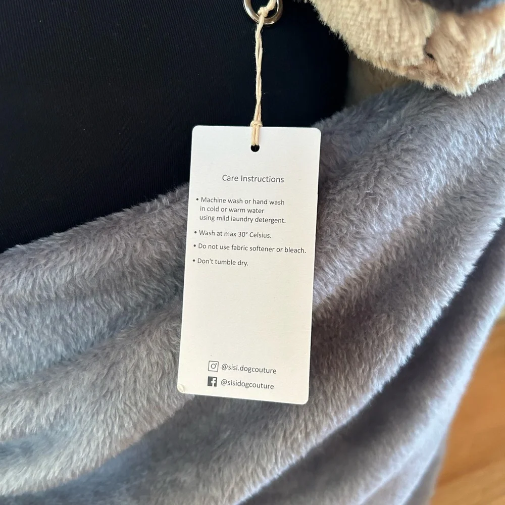 Sisi Dog Couture nwt adorable