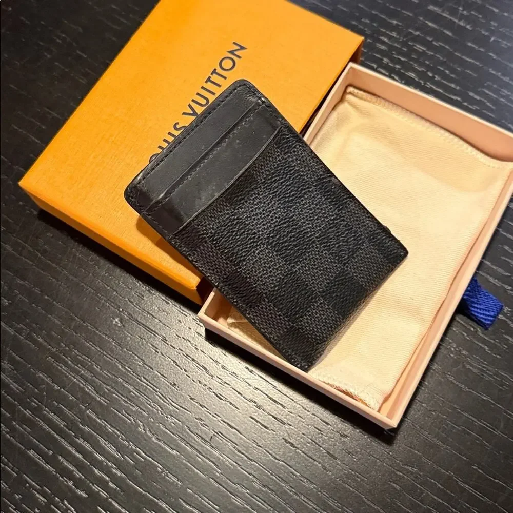 Louis Vuitton perfect card