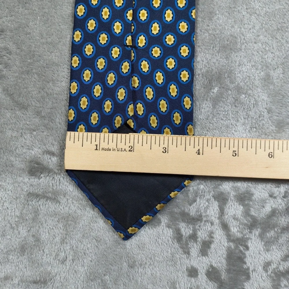 Valentino tie gently