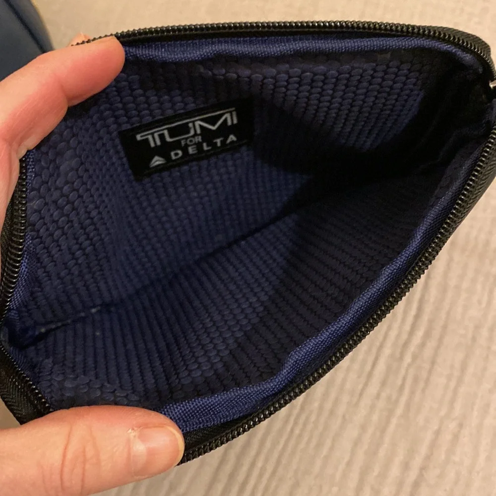 Tumi elegant toiletry