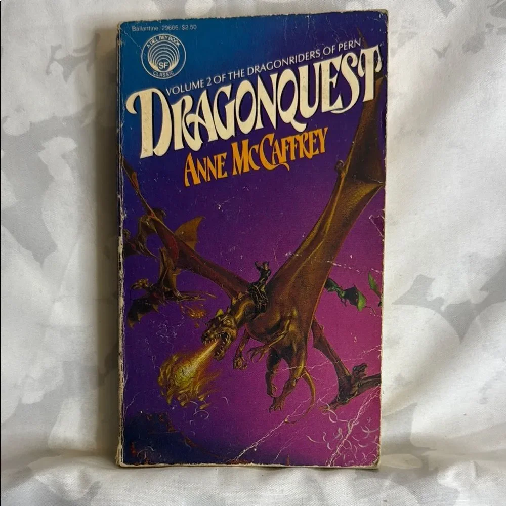 Dragonquest by Anne McCaffrey Paperback