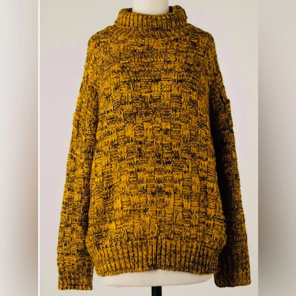 NWT Miracle Golden Knit Turtleneck Sweater