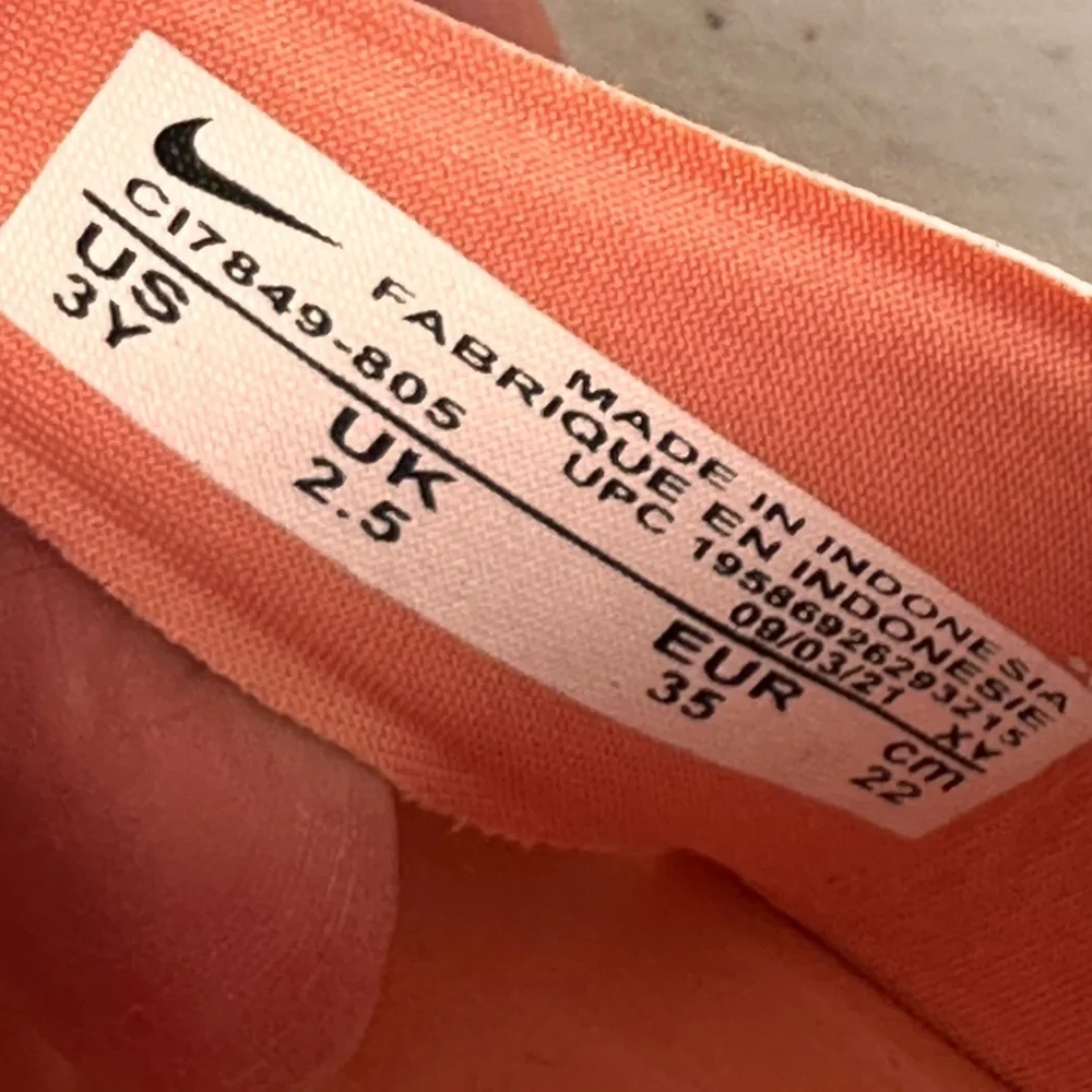 NWT Jordan Flare PS Light Madder Root Sandals Orange Peach Size 3