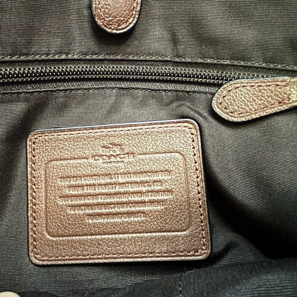 Coach Leather Hamilton Commuter *Please check all photos before purchase