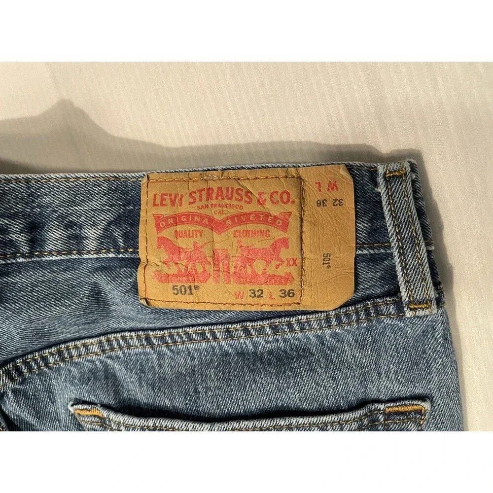 Levi’s 501 Jeans Means Size 32”x36” Light Wash Button Fly Straight Leg