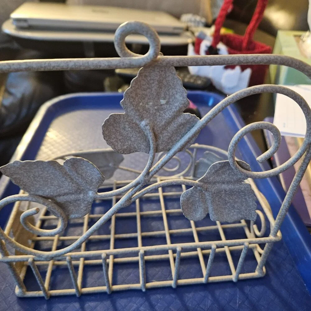 N/A hanging shelf